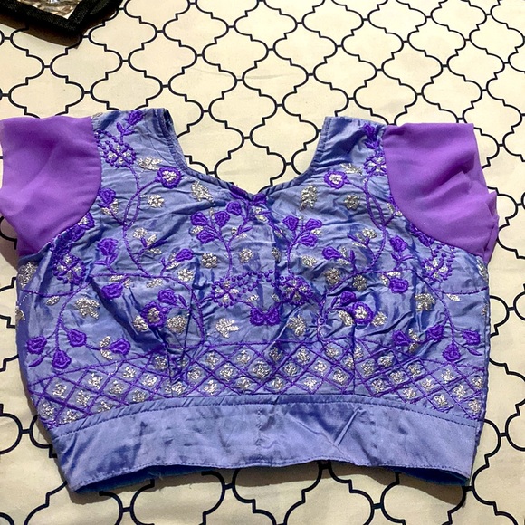 1500/-Designer saree with floor length shrug,absolutely an eye catcher in lave… - Picture 8 of 14